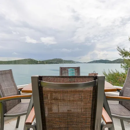 Family By The Sea Happy People Apartman Betina