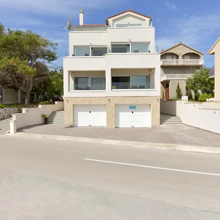 Family By The Sea Happy People Betina (Sibenik-Knin)