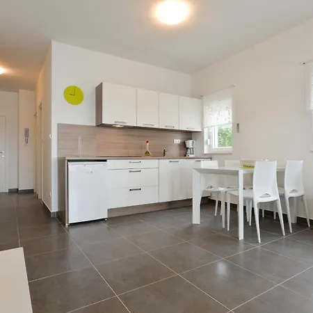 Apartman Family By The Sea Happy People Betina