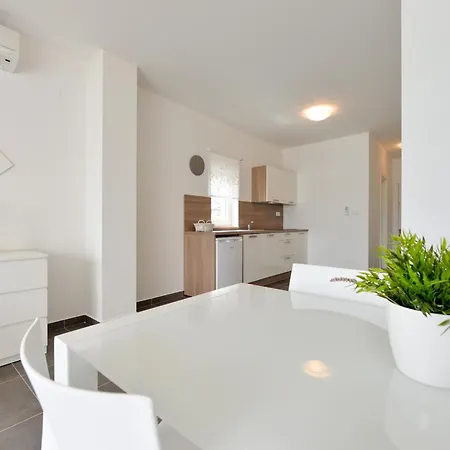 Apartman Family By The Sea Happy People