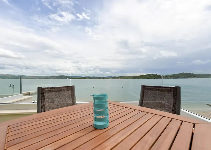 Family By The Sea Happy People Apartman Betina