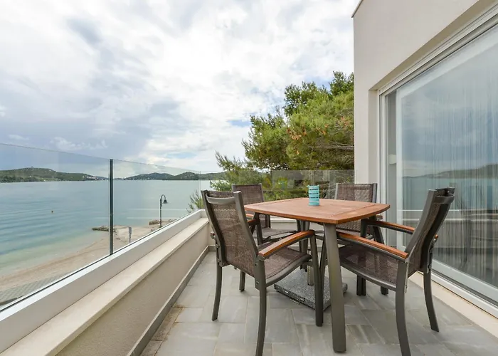 Apartman Family By The Sea Happy People