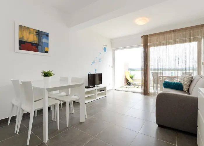 Apartman Family By The Sea Happy People